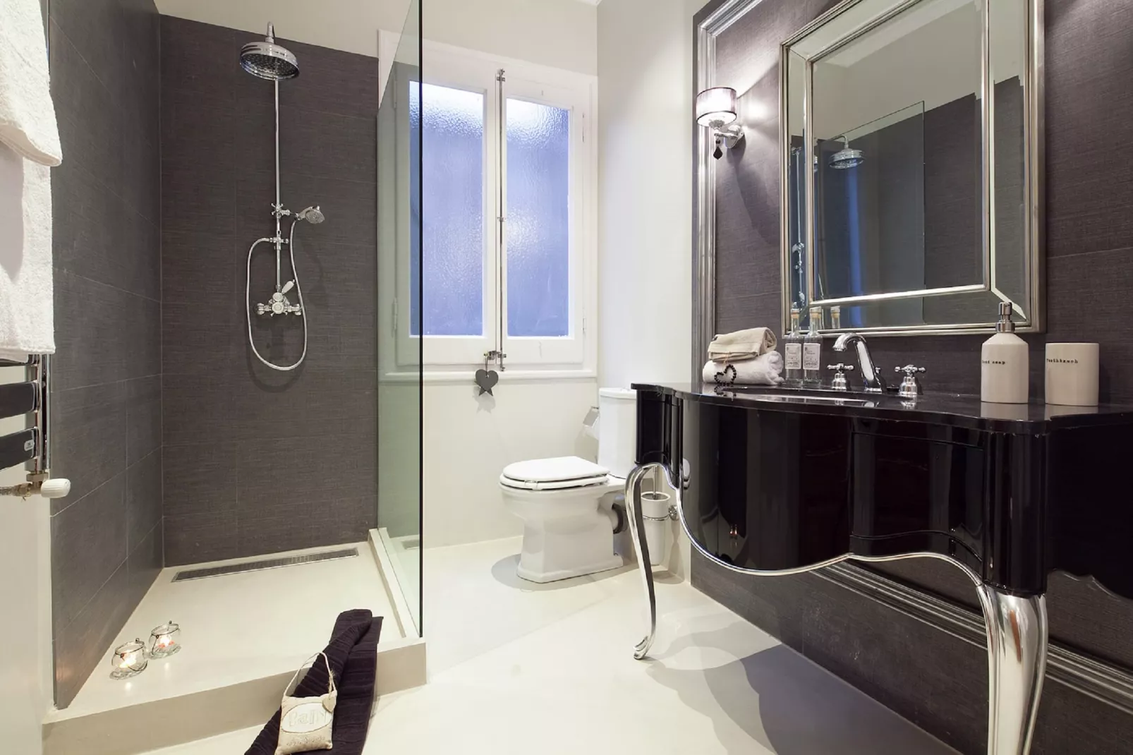 Catalunya Palace Apartment-Badkamer