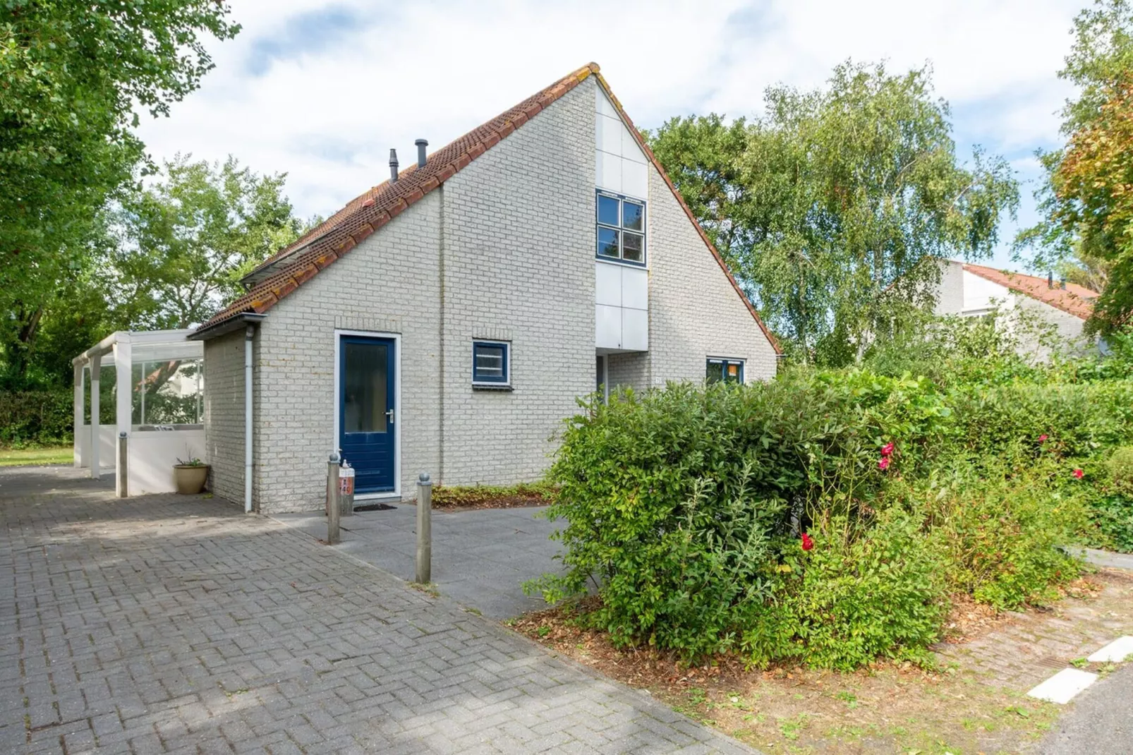 Ooghduyne 75-Buitenkant zomer