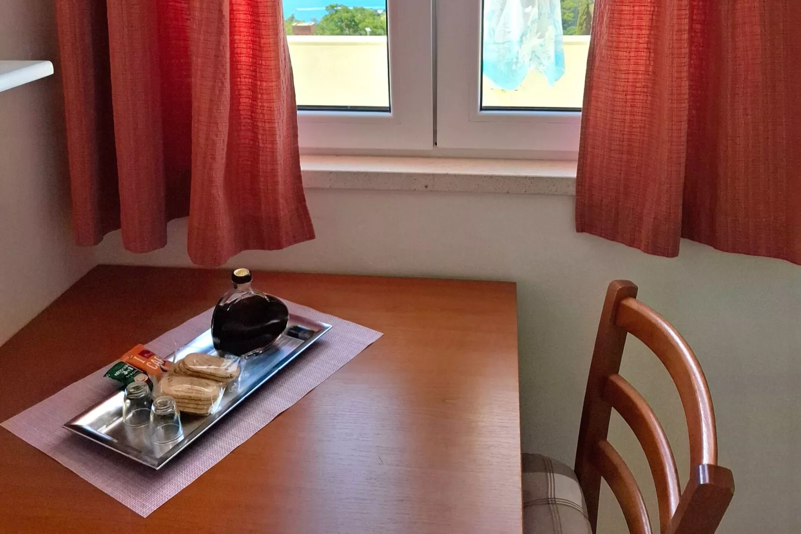 Guest House Old Town View- One Bedroom Apartment (2 Adults)-Woonkamer