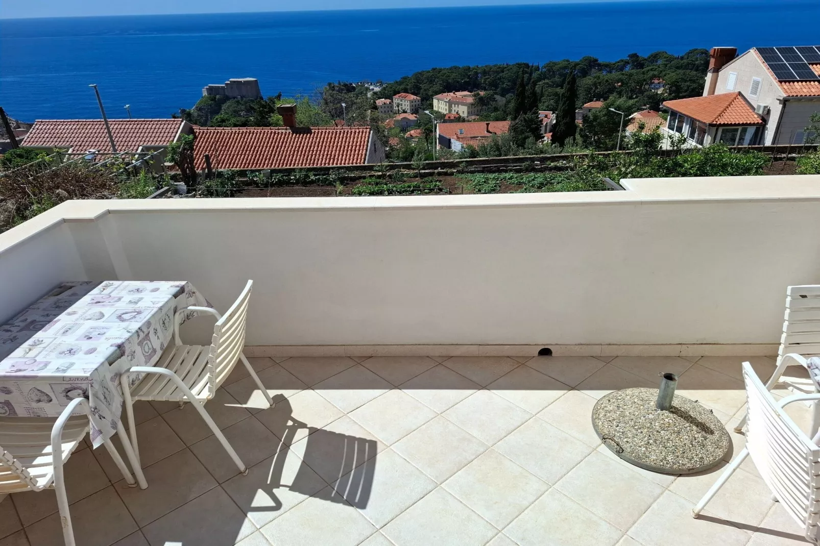 Guest House Old Town View- One Bedroom Apartment (2 Adults)-Terras