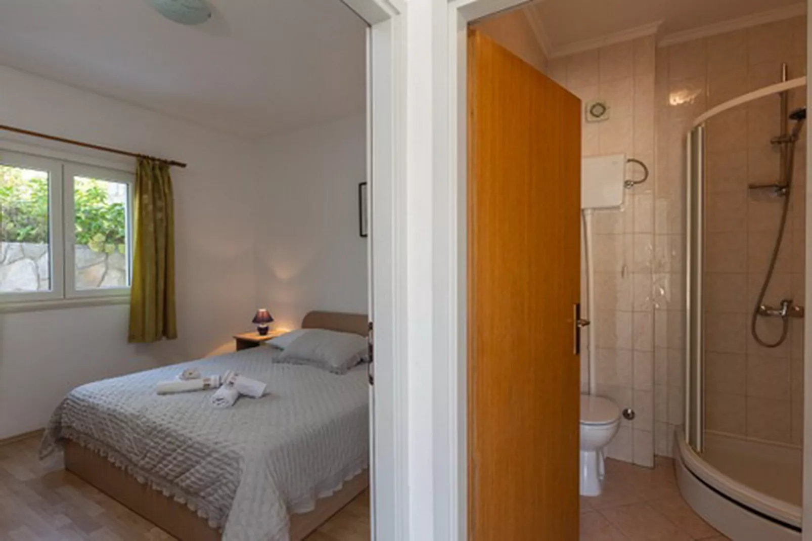 House Rašica - One Bedroom Apartment with Terrace and Sea view (3)-Slaapkamer