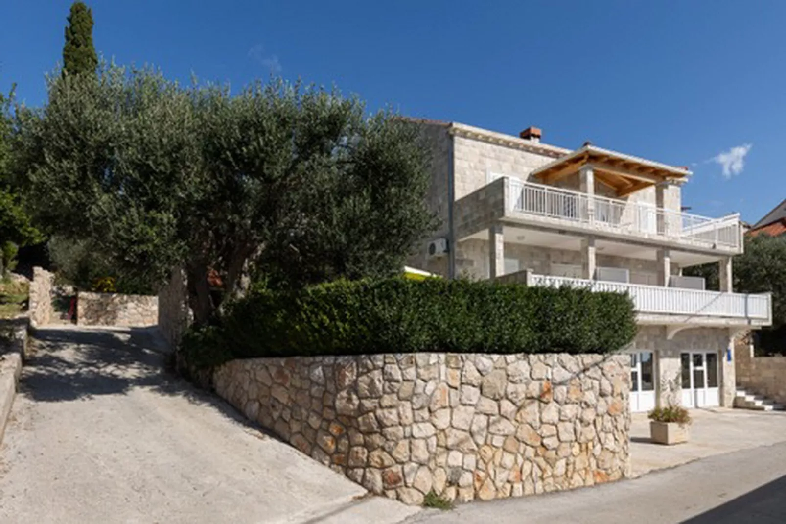 House Rašica - One Bedroom Apartment with Terrace and Sea view (3)-Faciliteiten