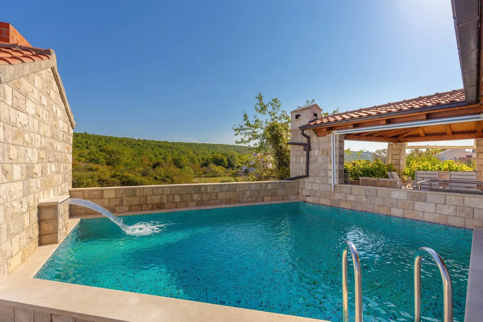 Holiday Home Trojković- Four Bedroom Holiday Home with Terrace and Swimming Pool