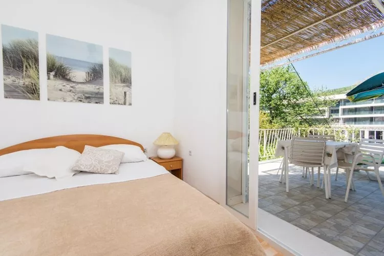 Apartments & Rooms Jokovic- Deluxe Double Room with Terrace and Partial Sea View (SOBA 3)