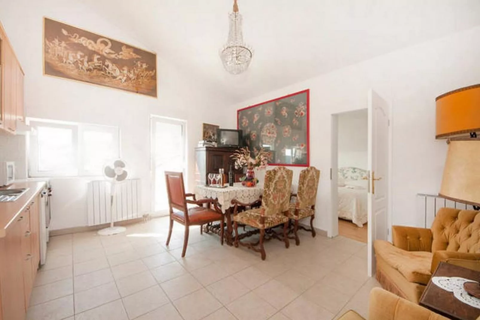 Bertie's Lodge - Standard Two Bedroom Apartment with Balcony and Sea view(A0)