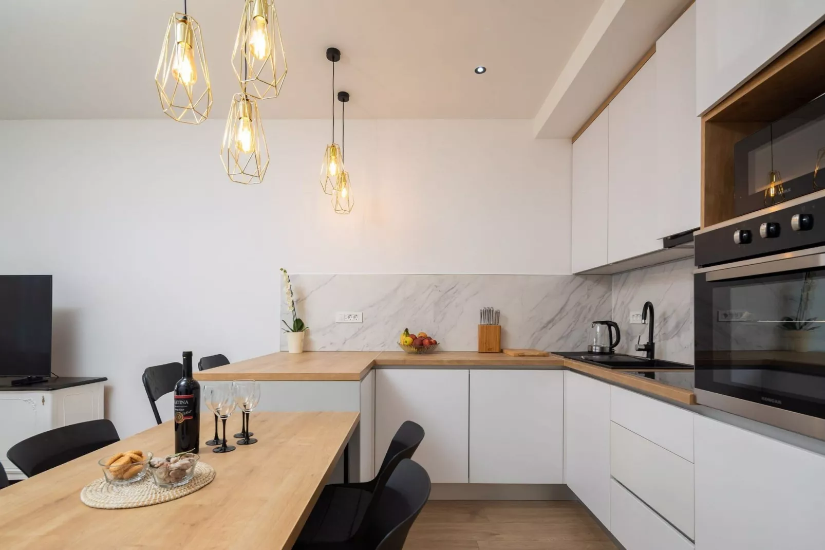 Apartments Tomas- Standard One Bedroom Apartment with Balcony (A2)