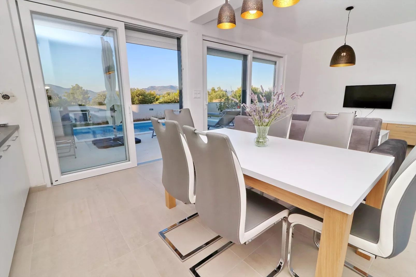 Villa E & D  - Four Bedroom Villa with Pool and Patio - Villa D