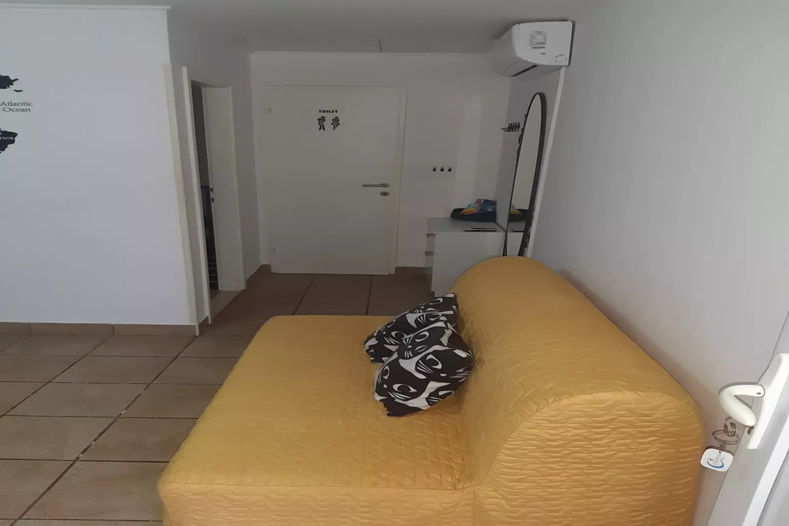 Holiday Home Magazin- One Bedroom Apartment with Terrace and Sea View