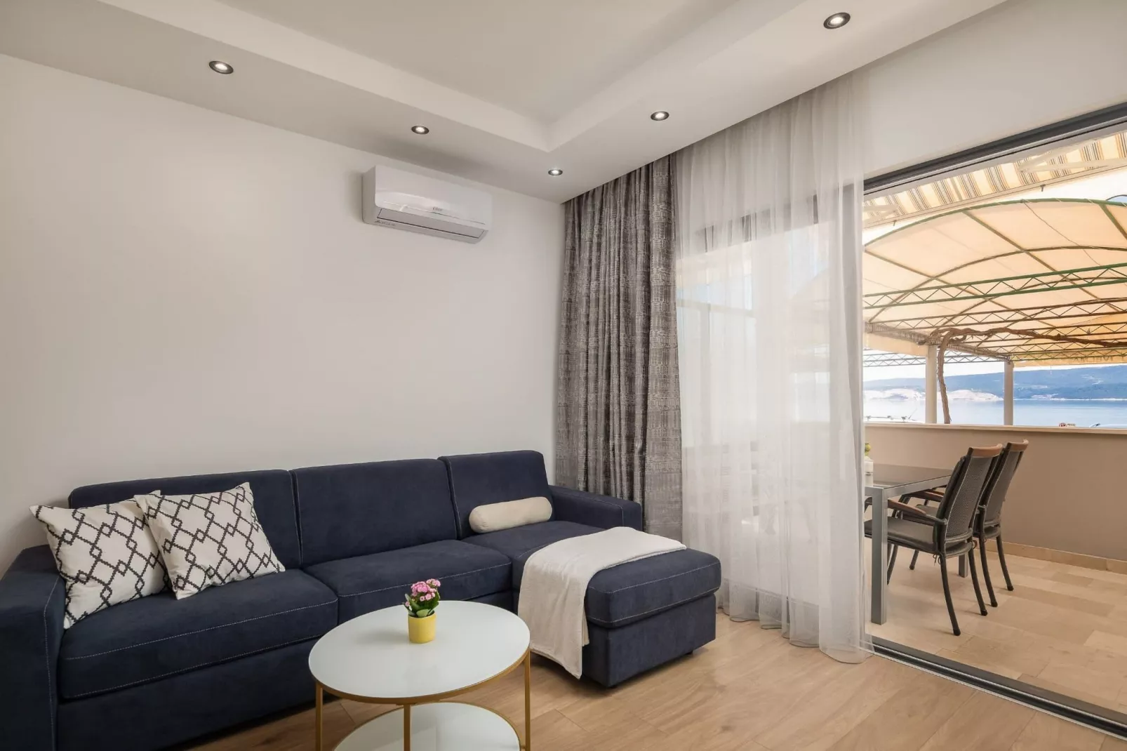 Apartments Tomas- Standard One Bedroom Apartment with Balcony (A2)