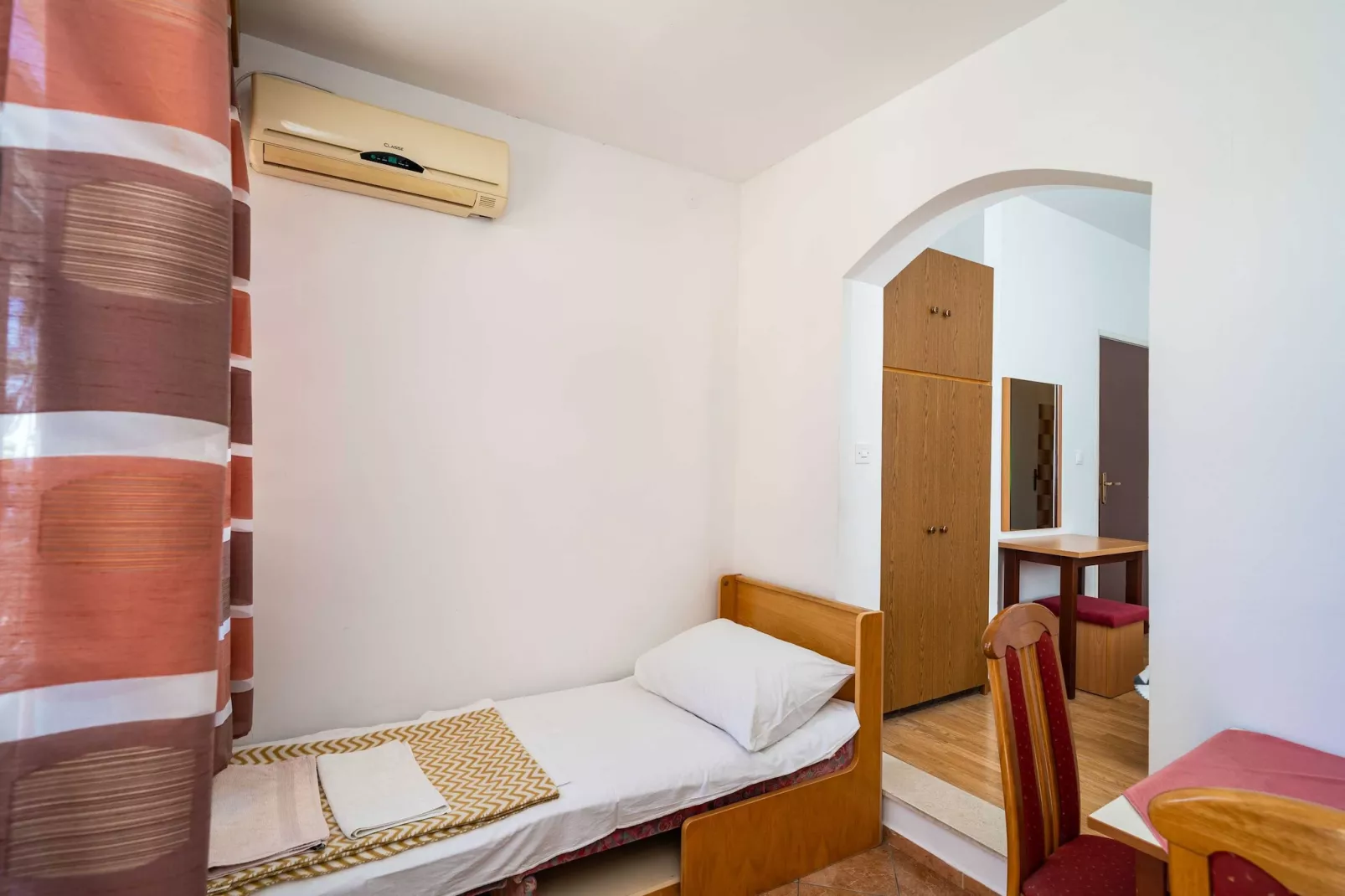 Apartments Klis -Studio Apartment with Terrace - 2 (B)