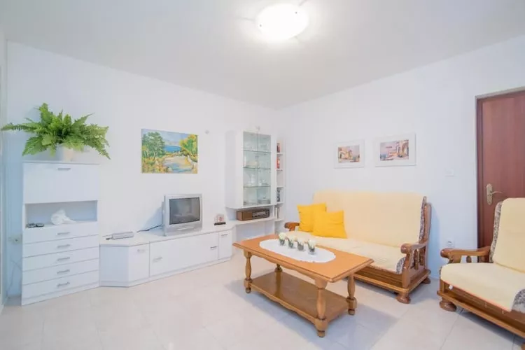 Apartments Paco - Superior Two-Bedroom Apartment with Terrace and Sea View A1 (ST)