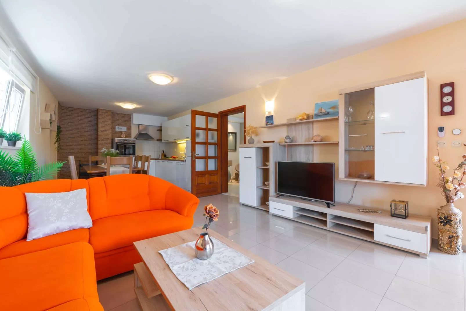 Holiday Home Diana - Five Bedroom House with Terrace and Sea View