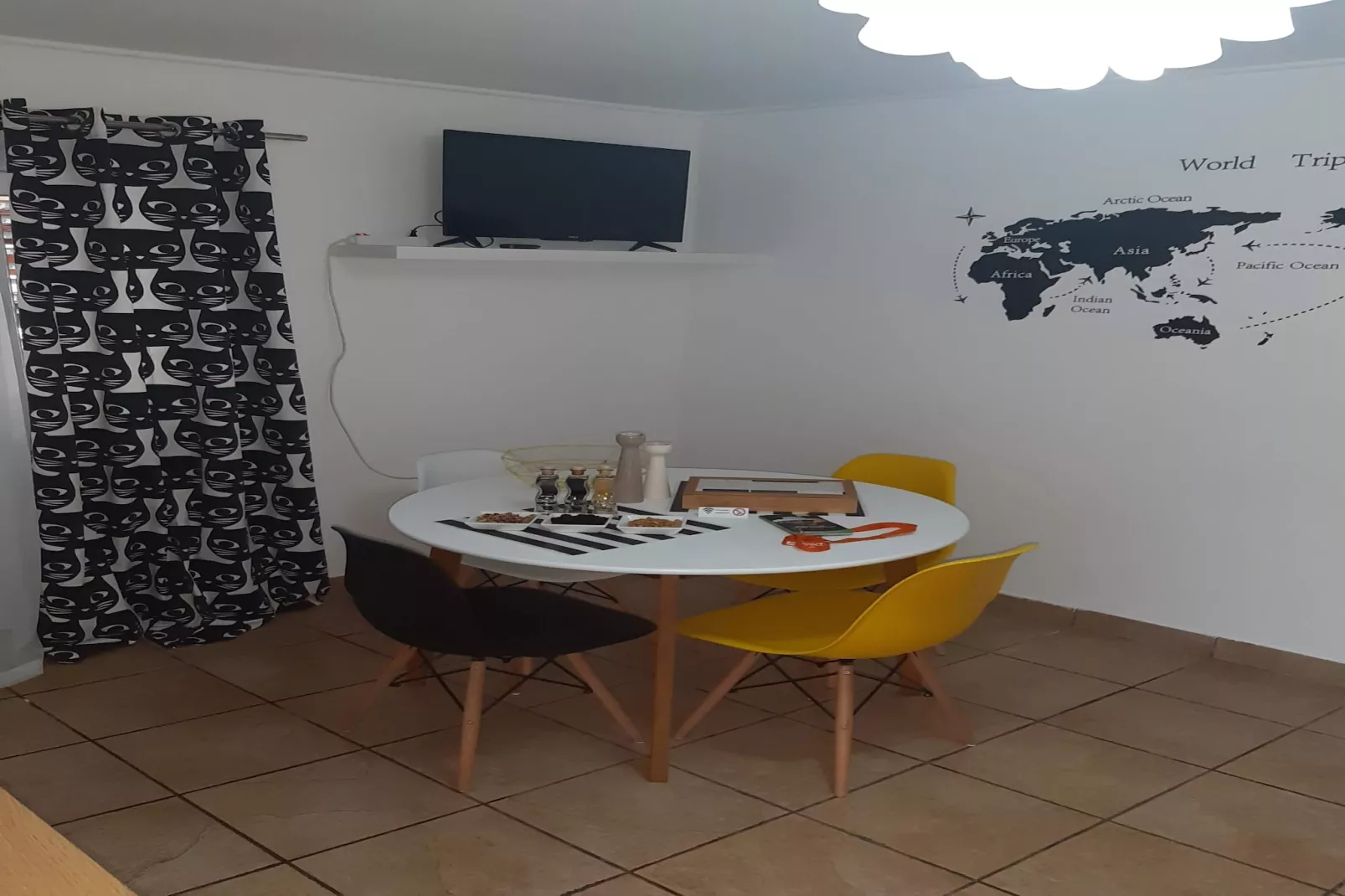 Holiday Home Magazin- One Bedroom Apartment with Terrace and Sea View