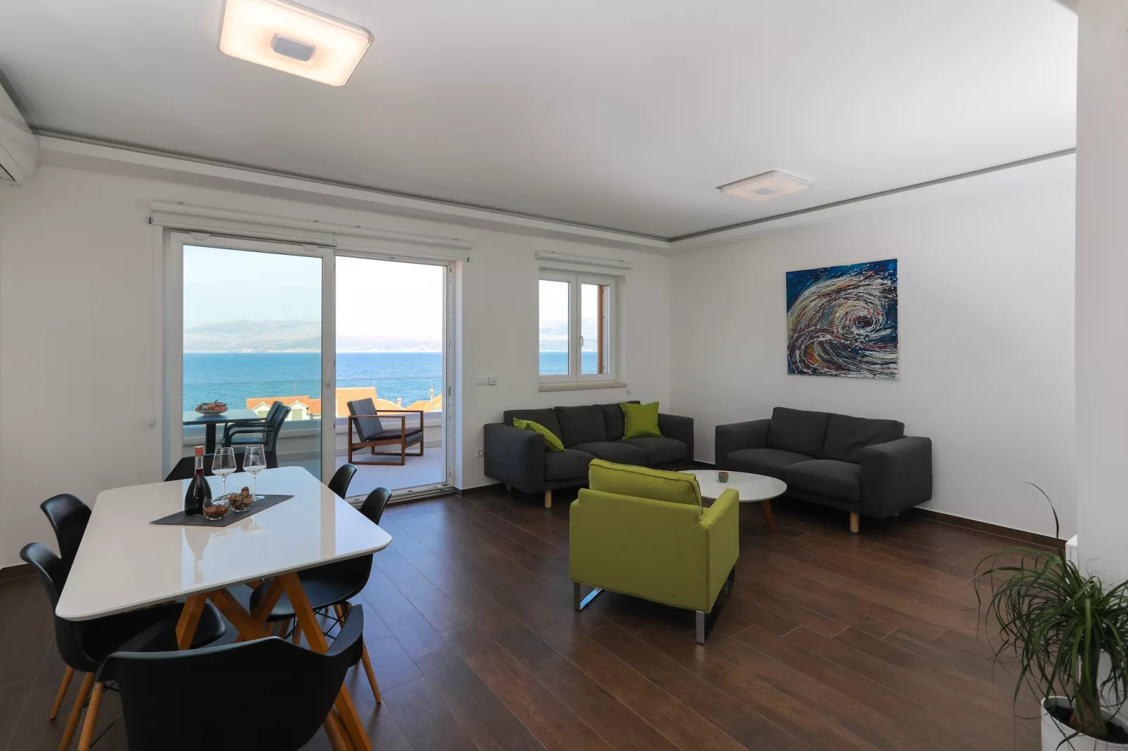 Apartment M&J - Comfort Two Bedroom Apartment with Terrace and Sea View (Škaro)