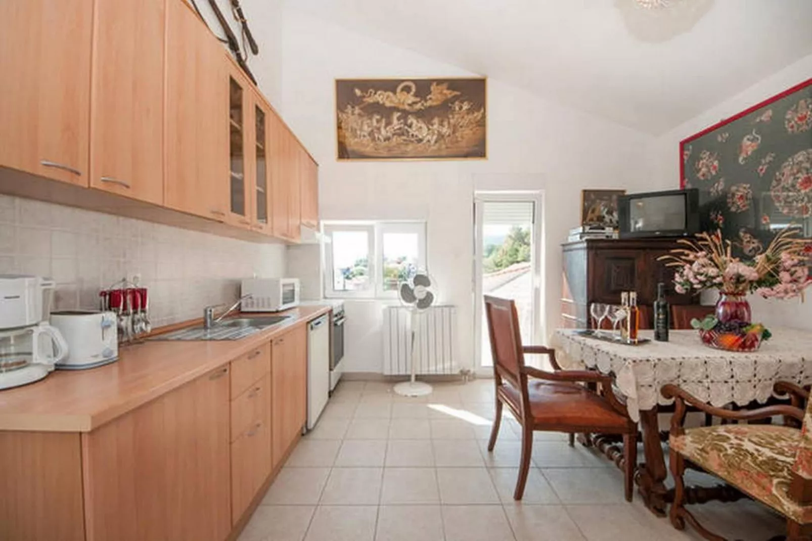 Bertie's Lodge - Standard Two Bedroom Apartment with Balcony and Sea view(A0)