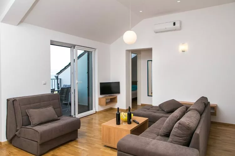 Apartments Kula - Three Bedroom Apartment with Balcony and Sea View-B5