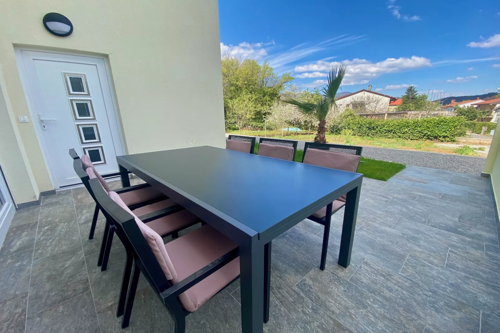 VERT Apartment - Two Bedroom Apartment with Terrace