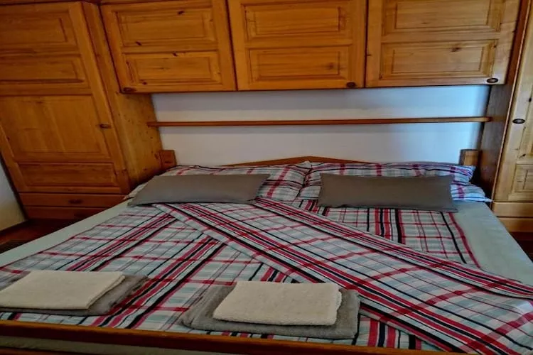 House Panorama - One Bedroom Apartment with Balcony and Sea View (Panorama blick)-Slaapkamer