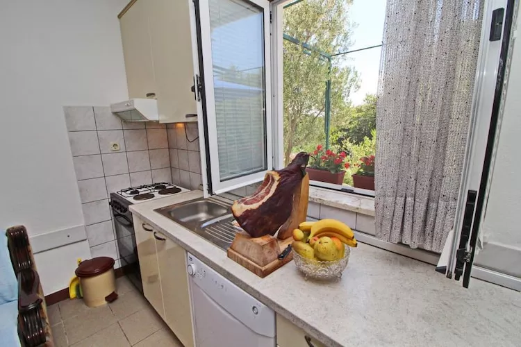 Apartments Neven - Studio Apartment with Terrace and Partial Sea View (A3)-Keuken