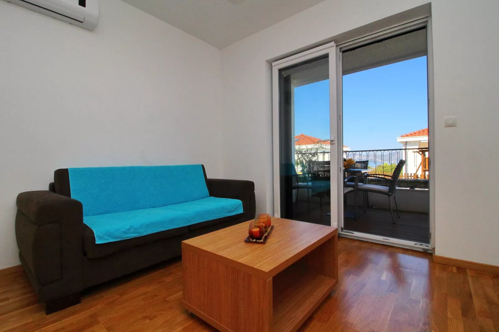 Apartments Kula - One-Bedroom Apartment with Terrace and Sea View-B2-Woonkamer