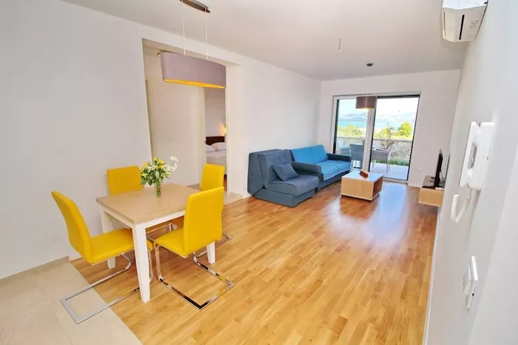 Apartments Kula - Two Bedroom Apartment with Terrace C2 - Eetkamer