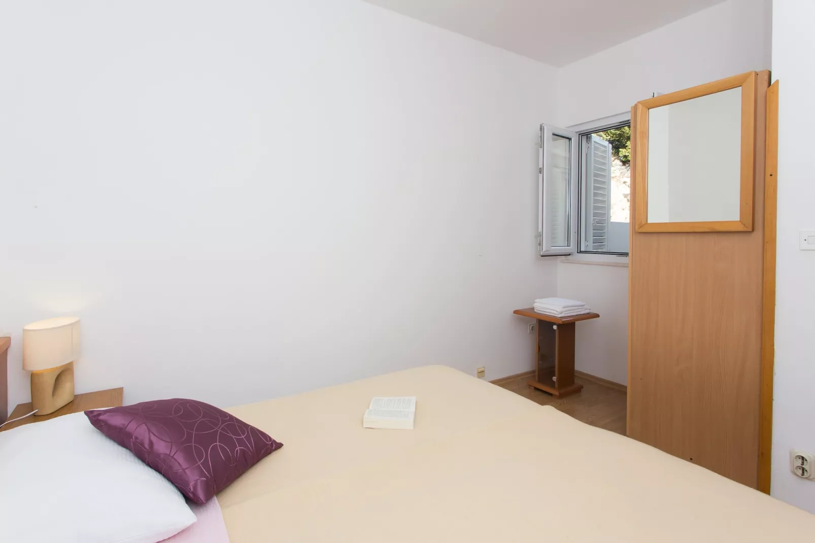 Villa Malfi - Standard Two-Bedroom Apartment with Sea View (A6)-Slaapkamer