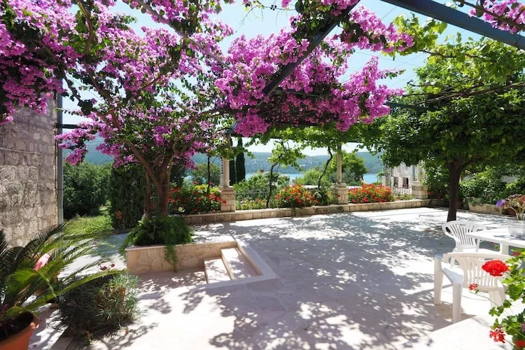 Apartments & Room Eva Slano - Double Room with Balcony and Sea View (Kamara)-Terras