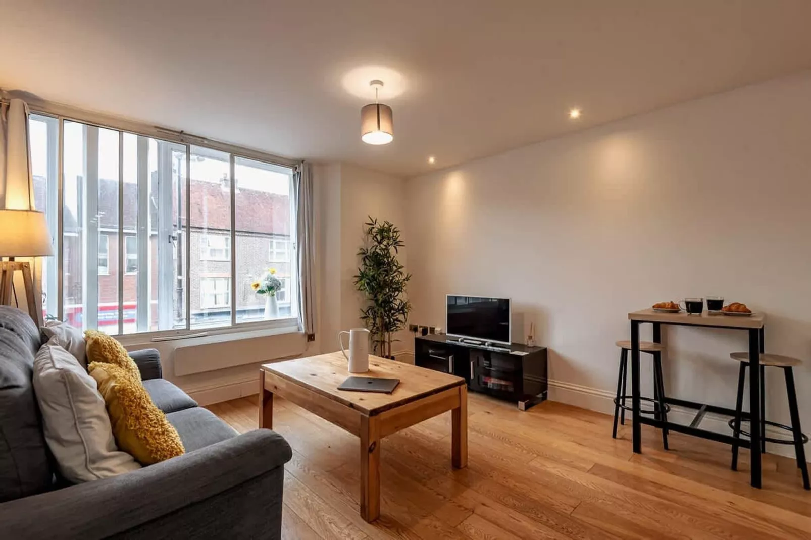 RG14 Comfort Hse 03-Woonkamer