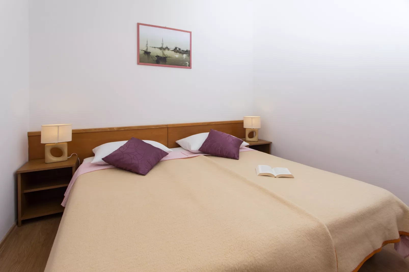 Villa Malfi - Standard Two-Bedroom Apartment with Sea View (A6)-Slaapkamer