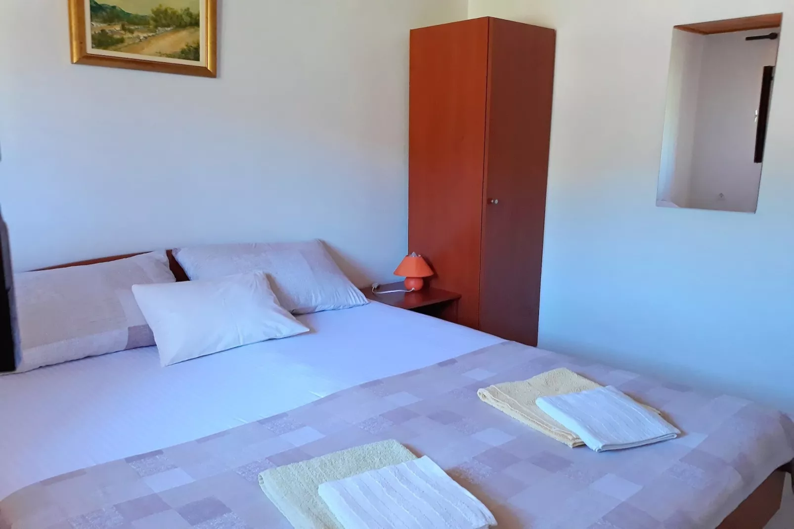 Stone House Oreb - Two Bedroom Holiday Home with Sea View-Slaapkamer