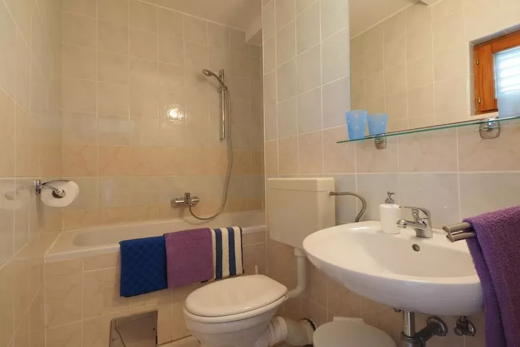 Apartments & Room Eva Slano - Two Bedroom Apartment with Terrace and Sea View (Veliki)-Badkamer