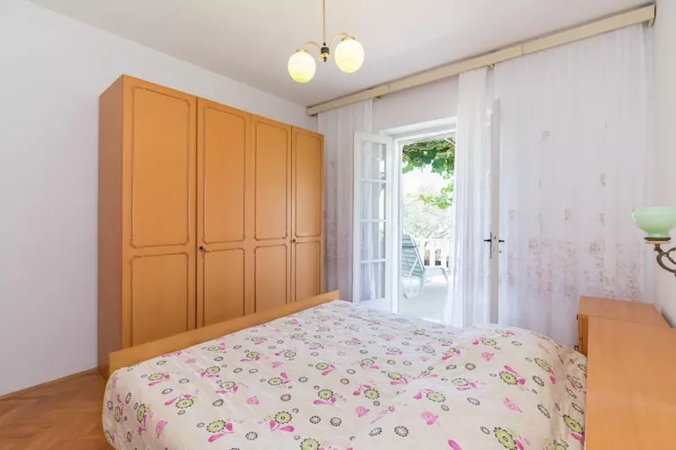 Apartment Vrandecic - Two Bedroom Apartment with Garden Terrace (Žarka) (ST)-Slaapkamer