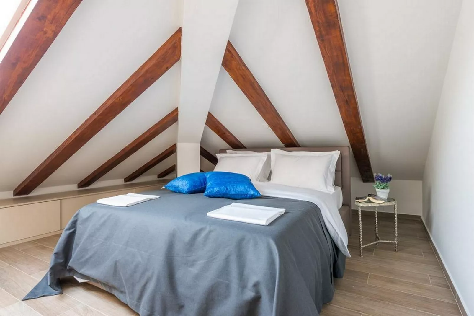 Apartments Arla Exclusive - Premium One Bedroom Apartment with Balcony