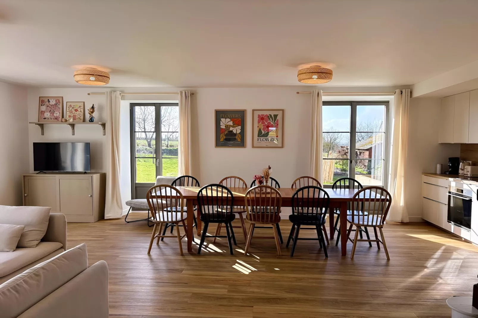 Joli gîte à Corseul-Eetkamer