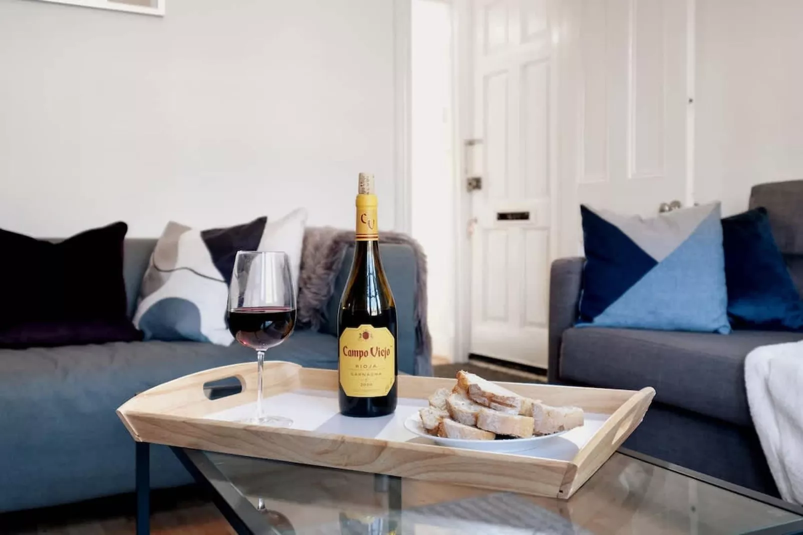 KT2 Gibbon Rd 94-Woonkamer