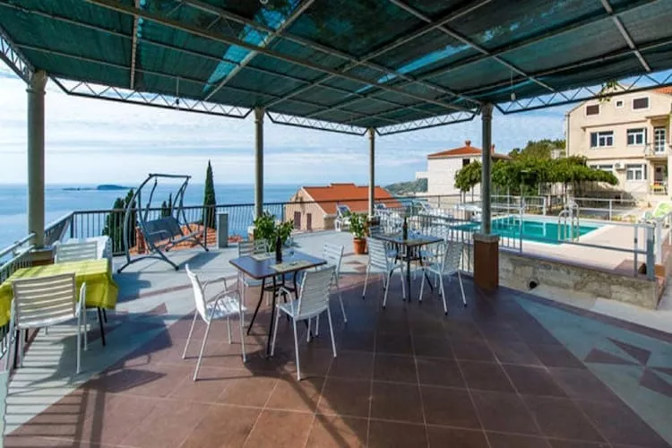 Apartments Klis -Two-Bedroom Apartment with Terrace - Terras