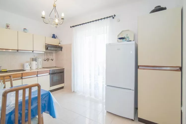 Apartments Paco - Superior Two-Bedroom Apartment with Terrace and Sea View A1 (ST)-Keuken