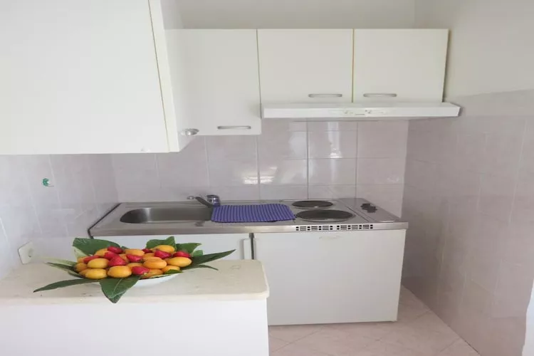 Apartments Franka - Studio with Terrace and Sea View (A2)-Keuken