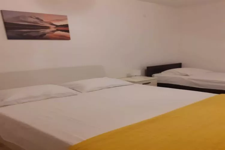 Apartments Seagull - Two Bedroom Apartment with Balcony (Grozdana)-Slaapkamer