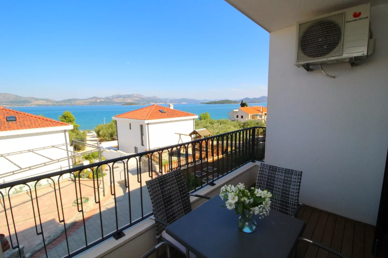 Apartments Kula - Comfort One Bedroom Apartment with Balcony and Sea View-B4-Uitzicht