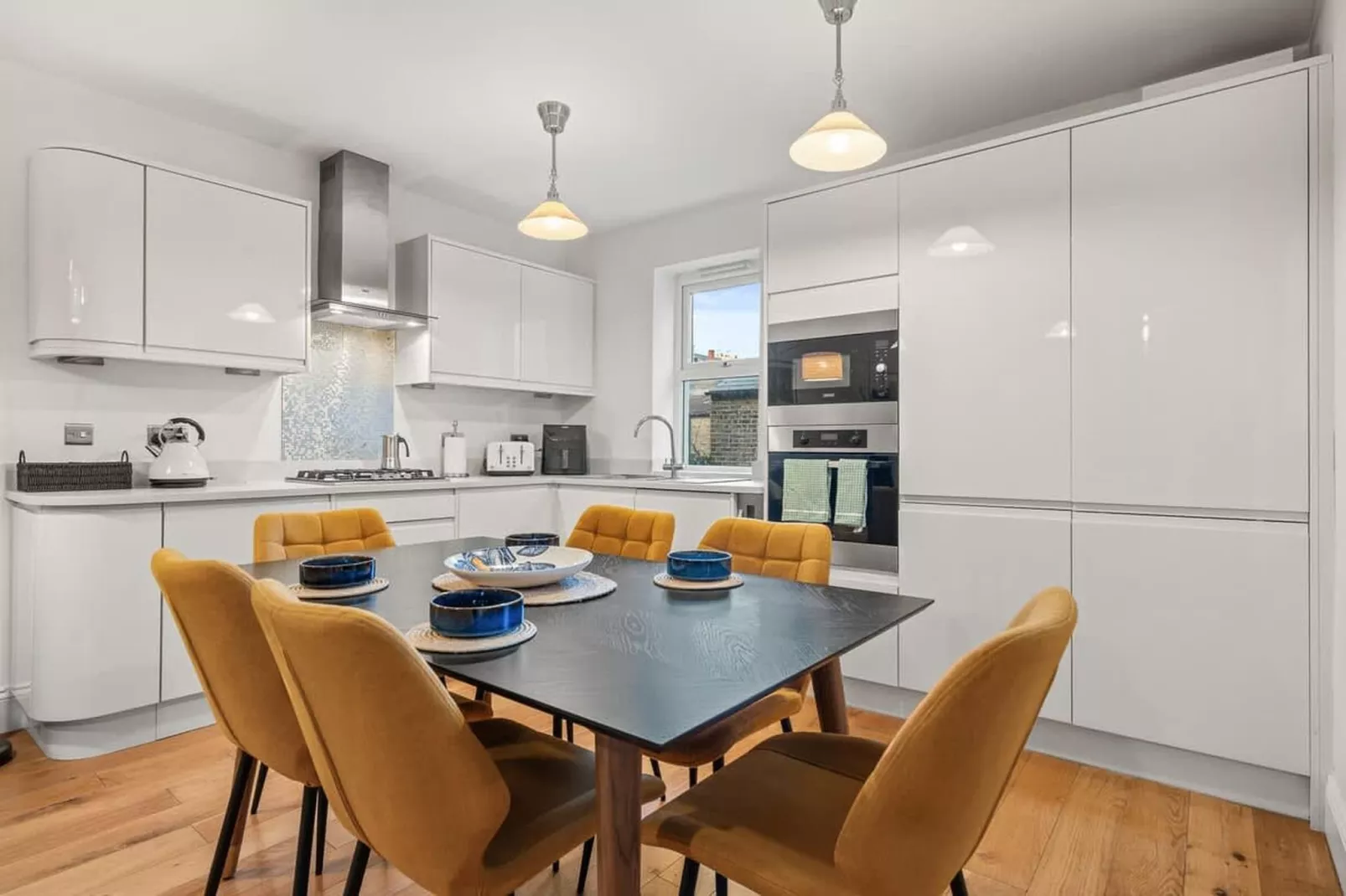 SW6 Fulham Palace Rd-Eetkamer