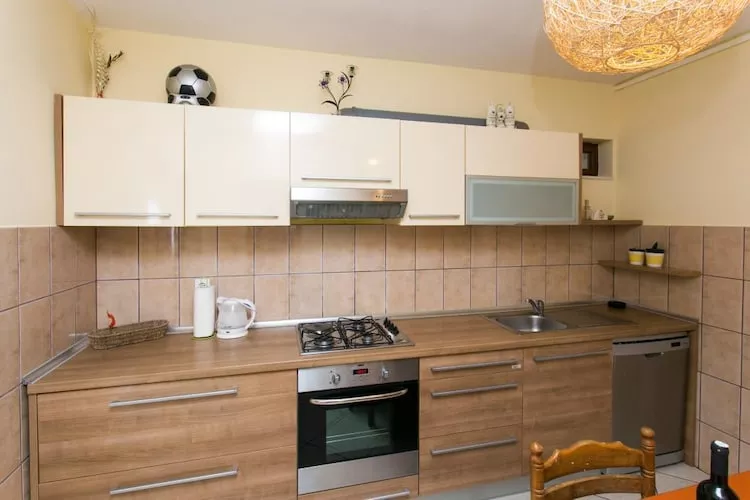 Guest House Fontana - Two Bedroom Apartment with Balcony and Sea View - Keuken