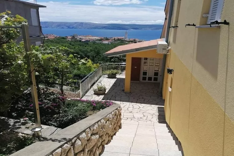 House Panorama - One Bedroom Apartment with Balcony and Sea View (Apartman 4)-Buitenlucht