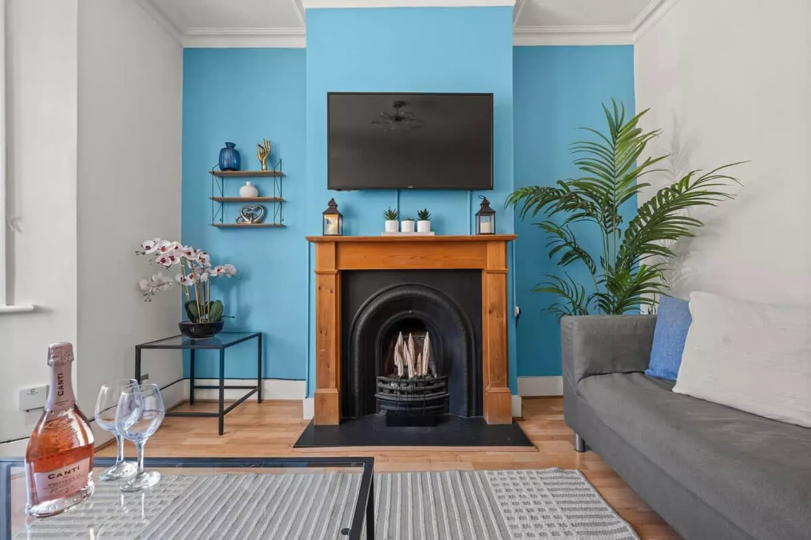 KT2 Gibbon Rd 94-Woonkamer