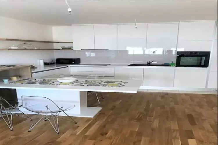 Apartment White Gardenia (ST) - One Bedroom Apartment with Balcony-Keuken