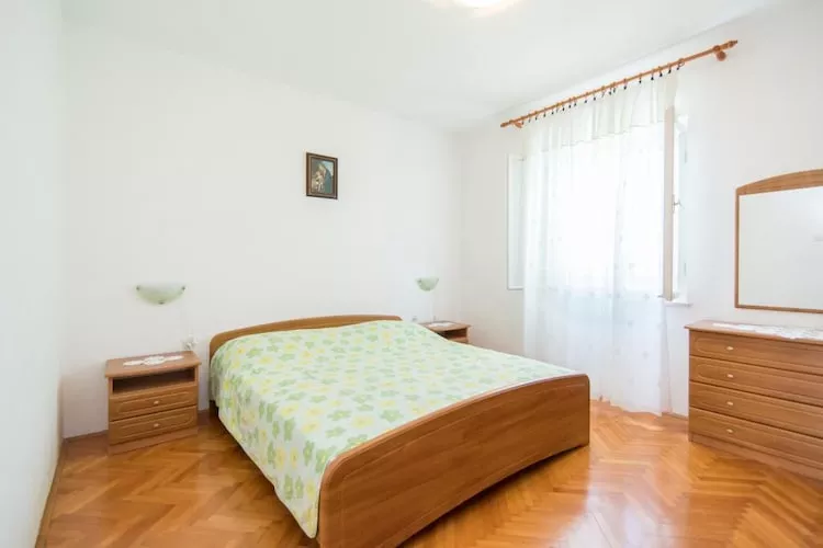 Apartment Vrandecic - Two Bedroom Apartment with Garden Terrace (Žarka) (ST)-Slaapkamer