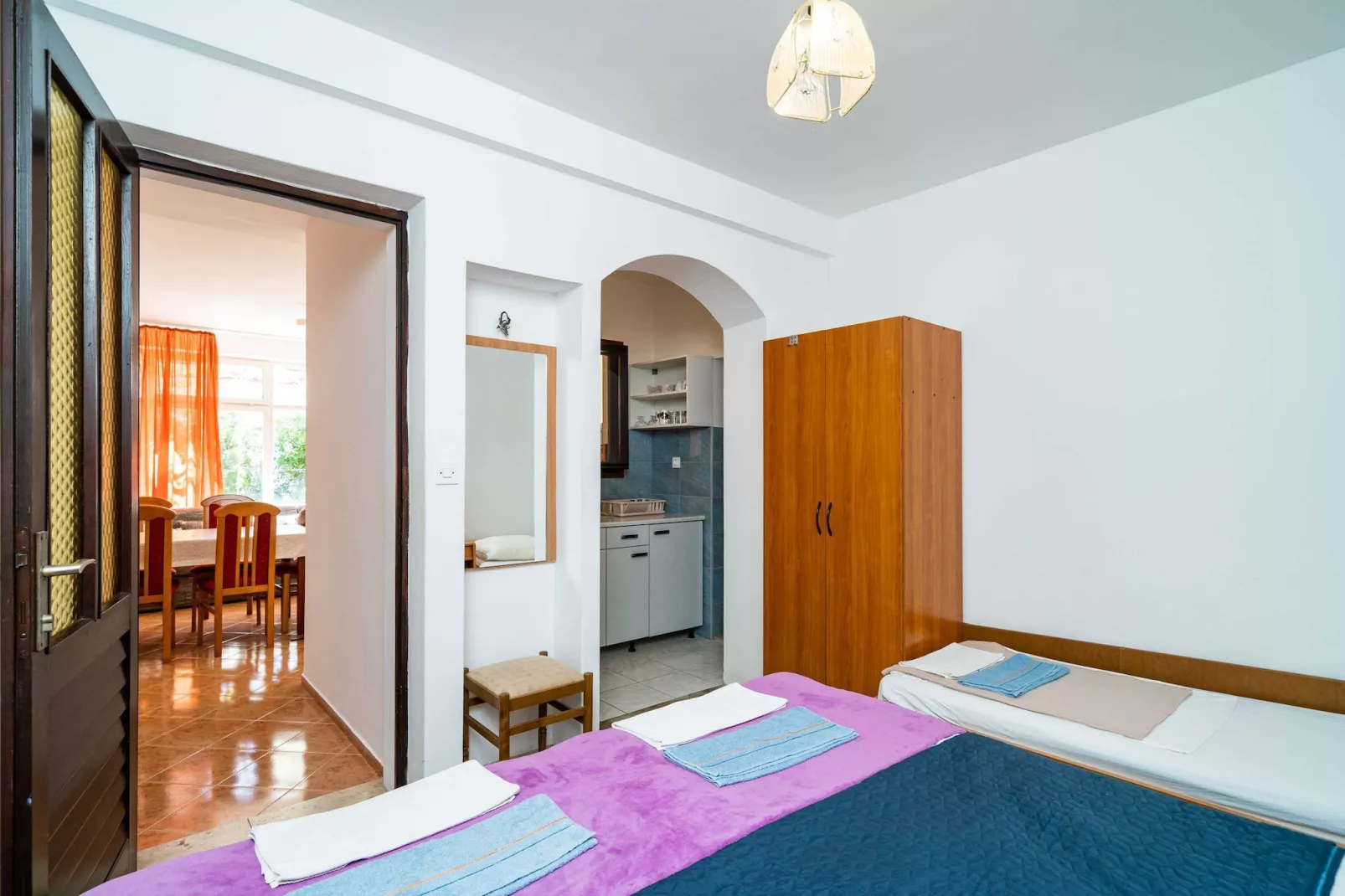 Apartments Klis -Two-Bedroom Apartment with Terrace - Slaapkamer