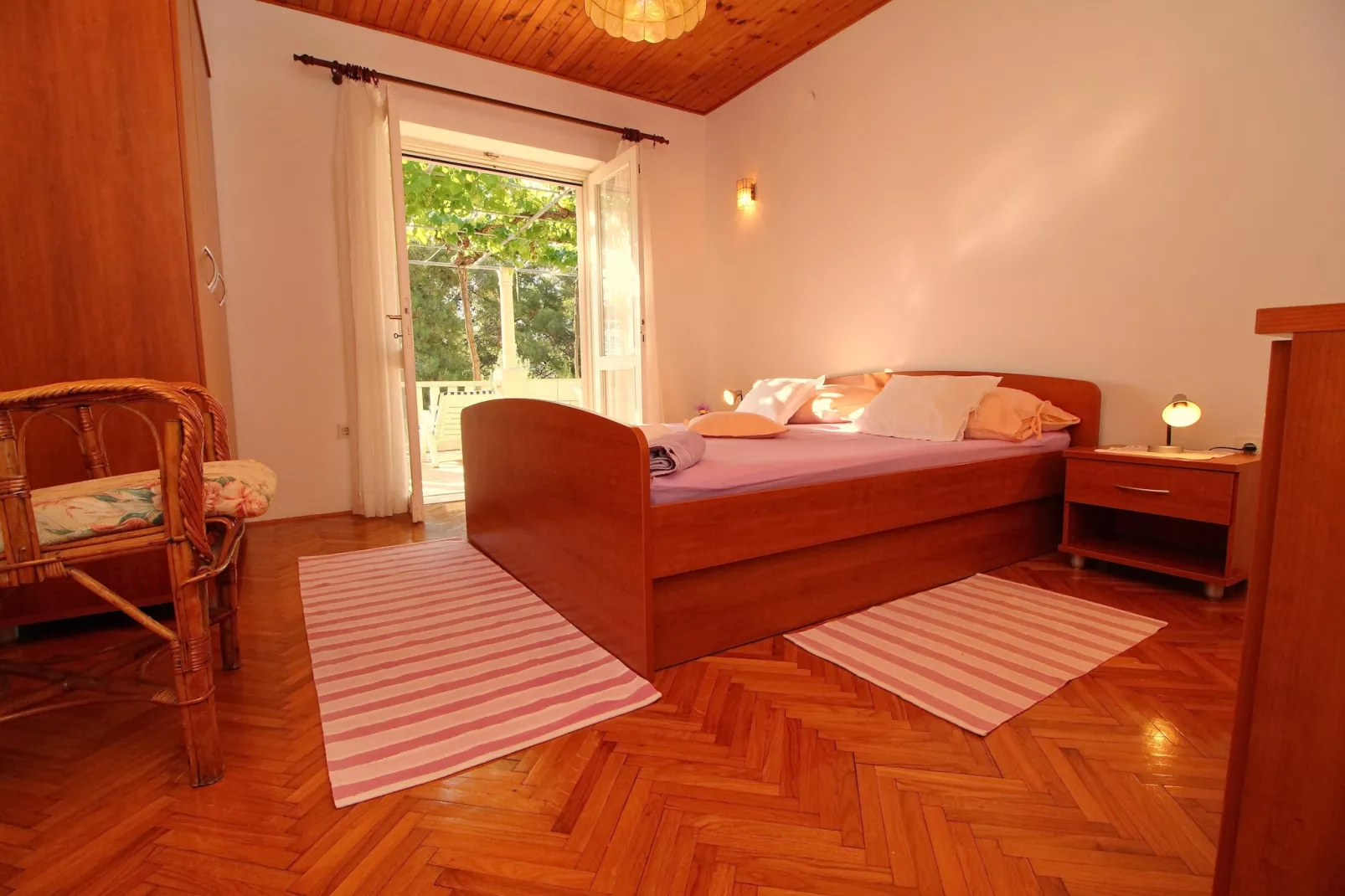 Apartment Kim- Two Bedroom Apartment with Terrace and Sea View-Slaapkamer