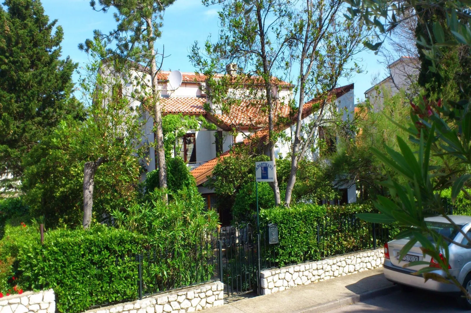 Apartments Oleander Selce- Two bedroom apartment with Balcony (2+2)-Buitenlucht