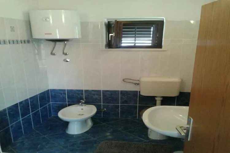 Apartments Magda - Duplex Three Bedroom Apartment with Balcony and Sea View (A1) - (ST)-Badkamer